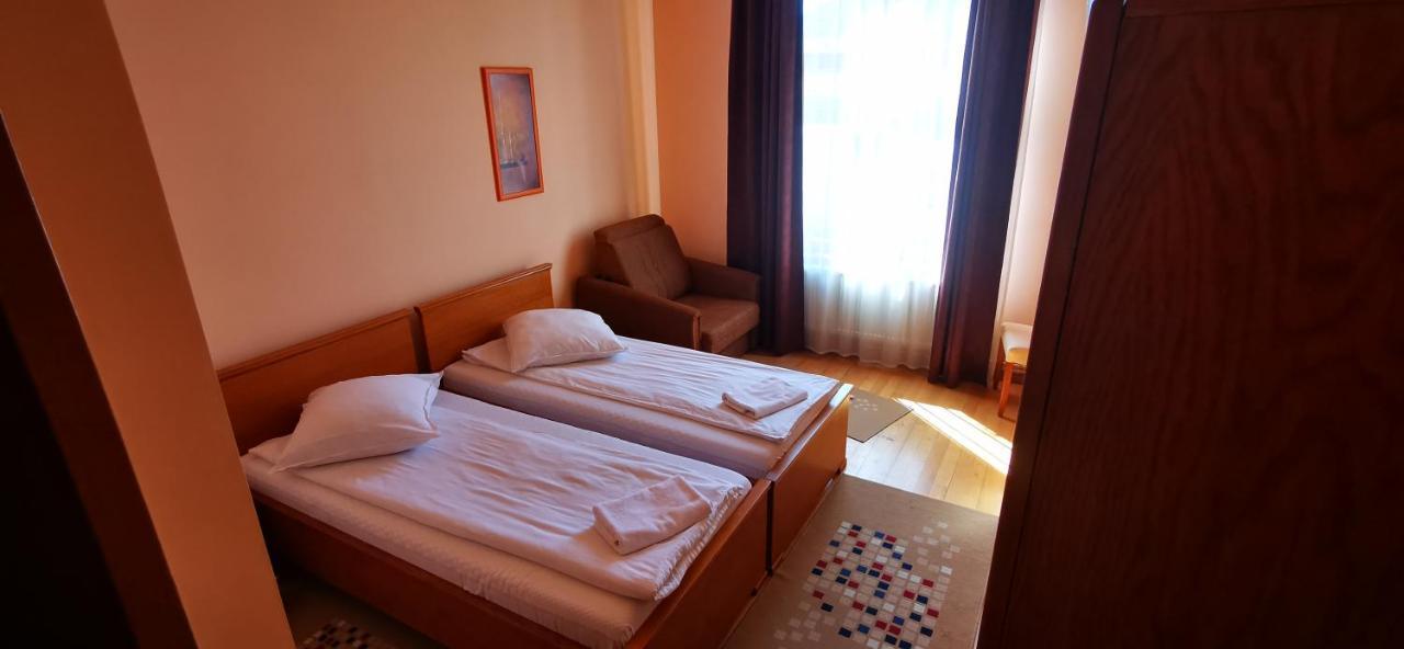Rakoczi Center Bed and Breakfast Odorheiu Secuiesc Buitenkant foto