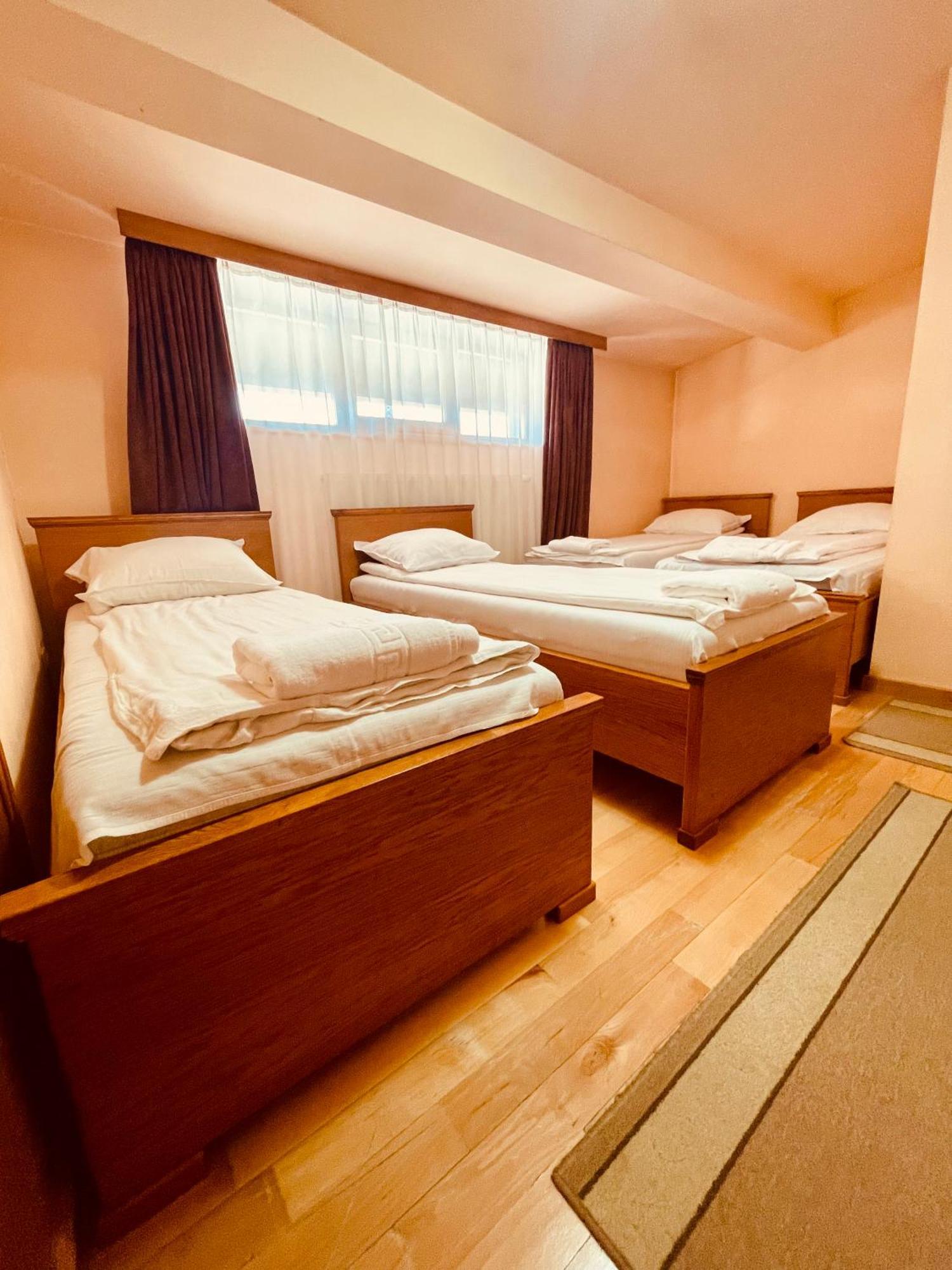 Rakoczi Center Bed and Breakfast Odorheiu Secuiesc Buitenkant foto