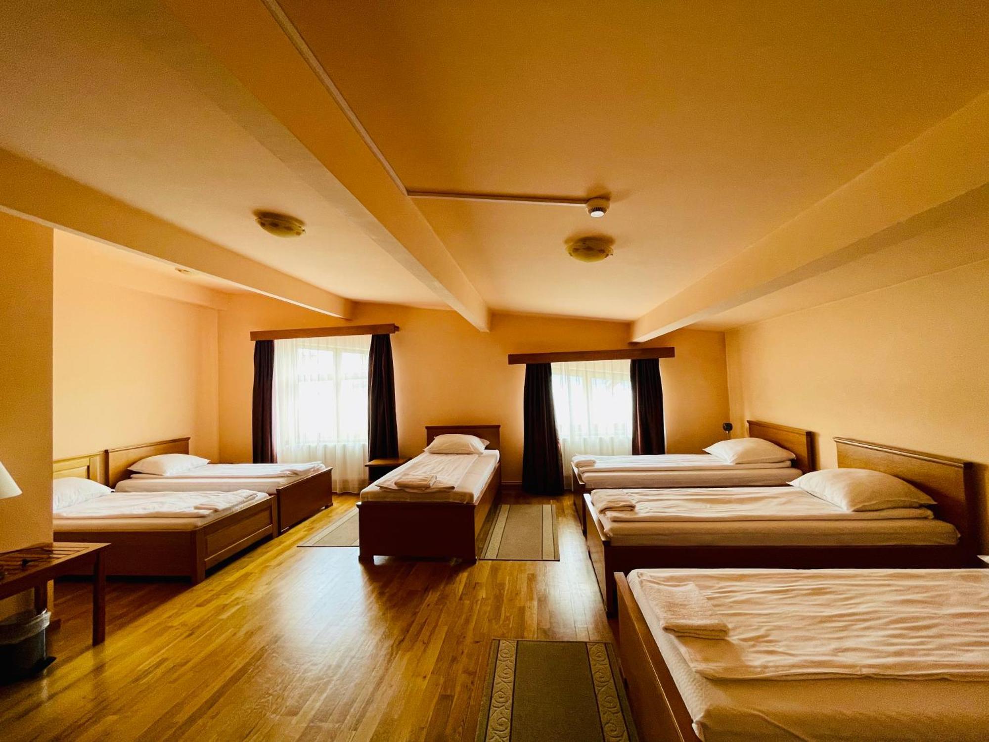 Rakoczi Center Bed and Breakfast Odorheiu Secuiesc Buitenkant foto