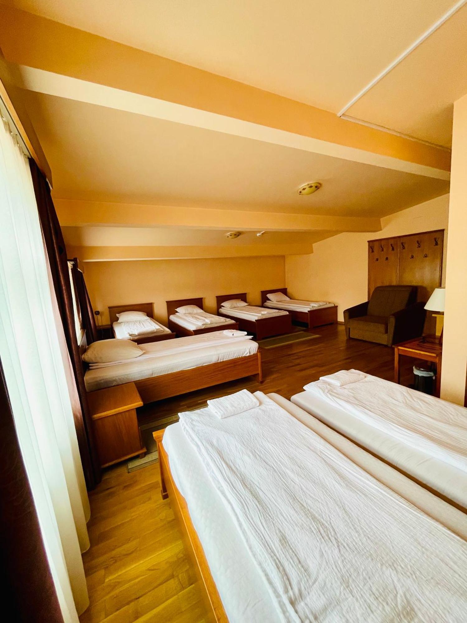 Rakoczi Center Bed and Breakfast Odorheiu Secuiesc Buitenkant foto